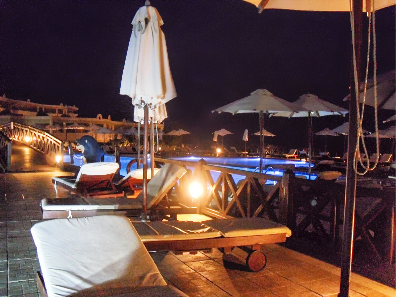 Hotel Kalithea Horizon Royal (Rhodos) - Pool bei Nacht