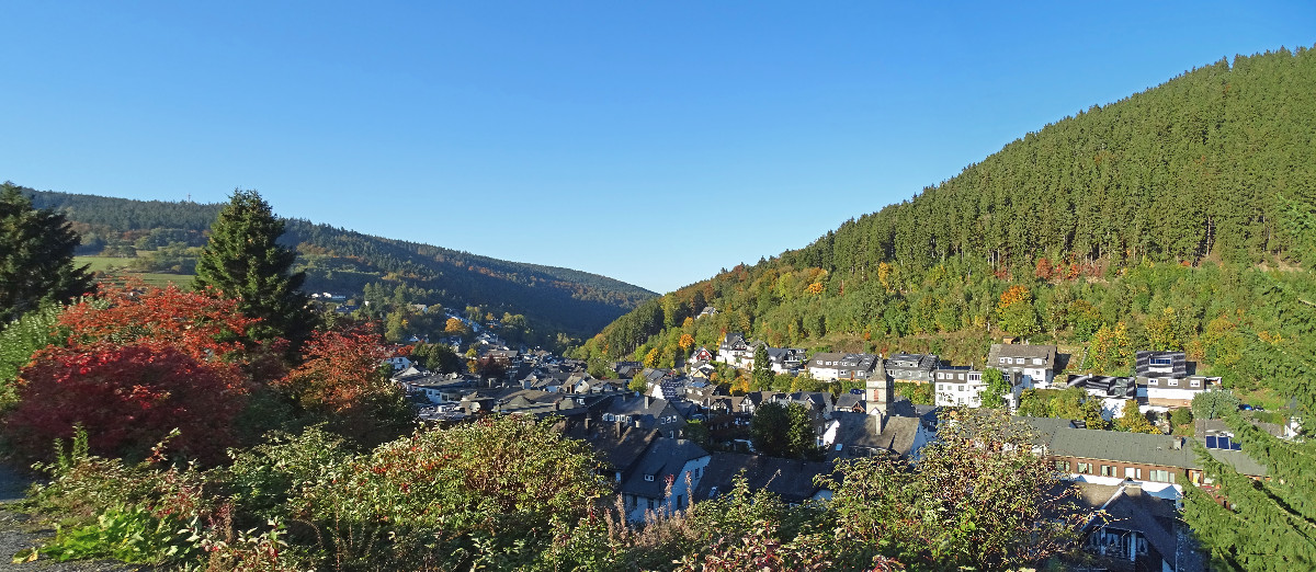 Blick über Willingen im Sauerland bei herbstlicher Abendsonne