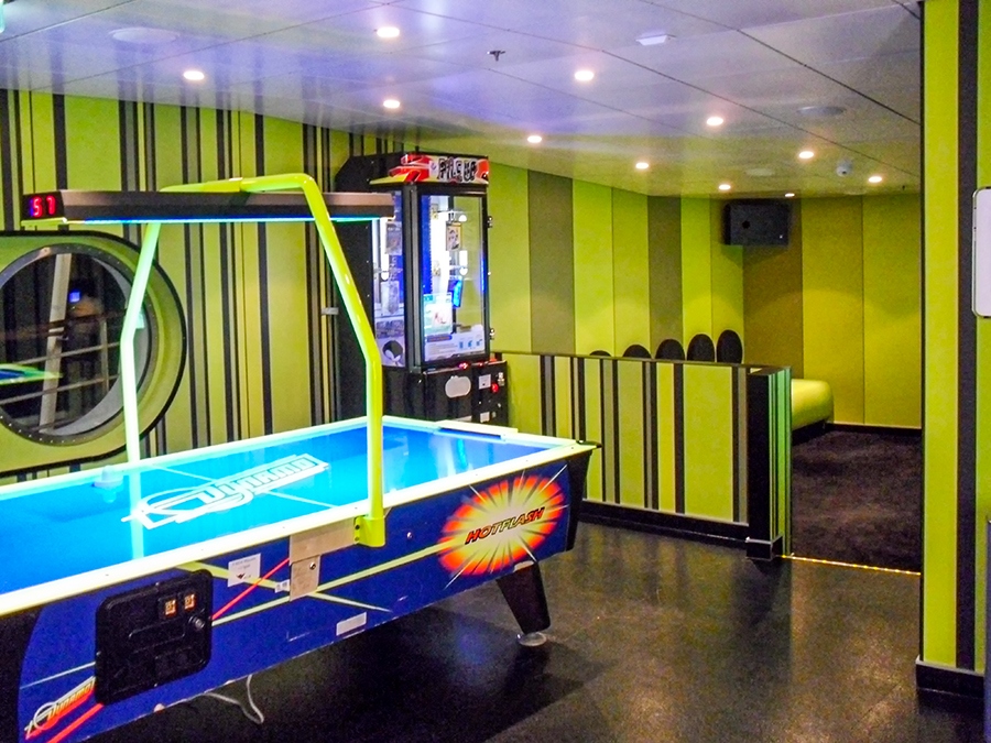 AIDAblu (AIDA Cruises) - Teens Lounge HYPE auf Deck 12