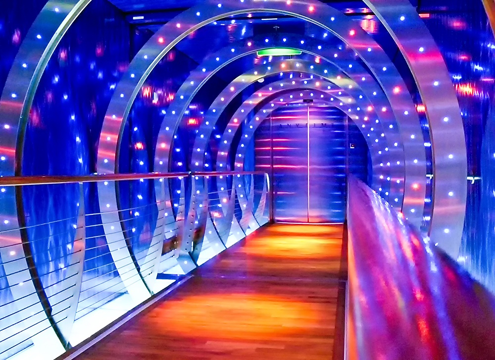 AIDAblu (AIDA Cruises) - Eingang der Anytime Bar (Deck 12)