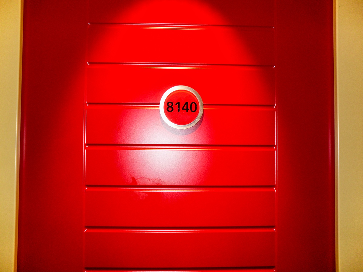 AIDAblu (AIDA Cruises) - Tür der Balkonkabine 8140