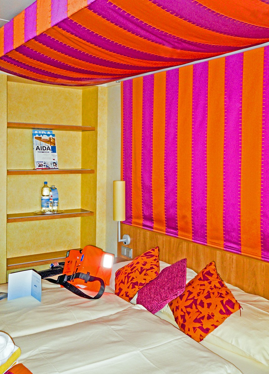 AIDAblu (AIDA Cruises) - Doppelbett in Balkonkabine 8140