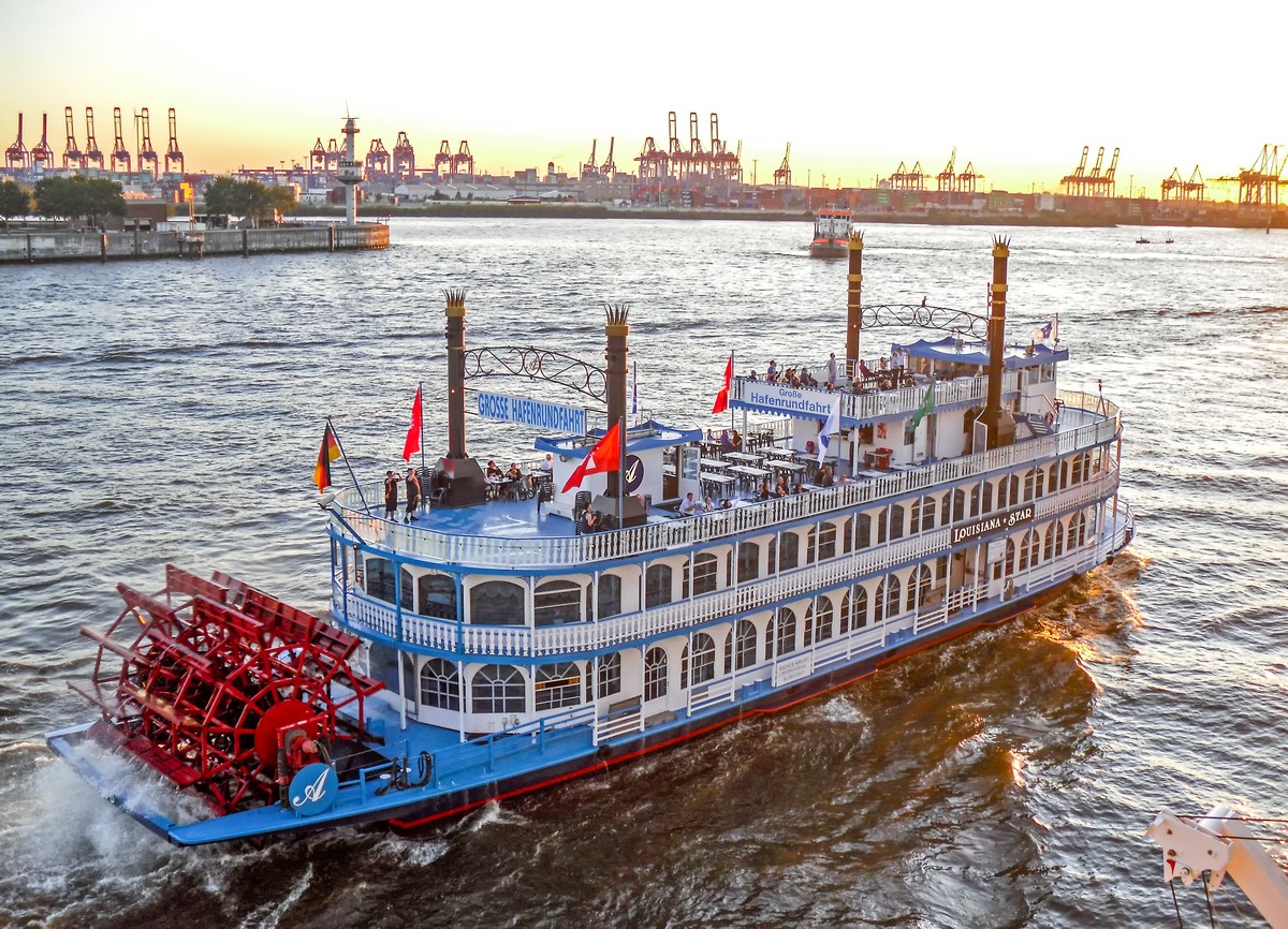 Passagierschiff LOUISIANA STAR im Hamburger Hafen