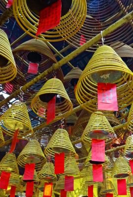Räucherstäbchen im Man-Mo-Tempel in Sheung Wan (Hongkong)