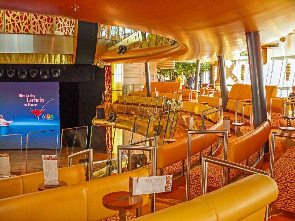 AIDAblu (AIDA Cruises) - Theatrium (Decks 9 - 11)