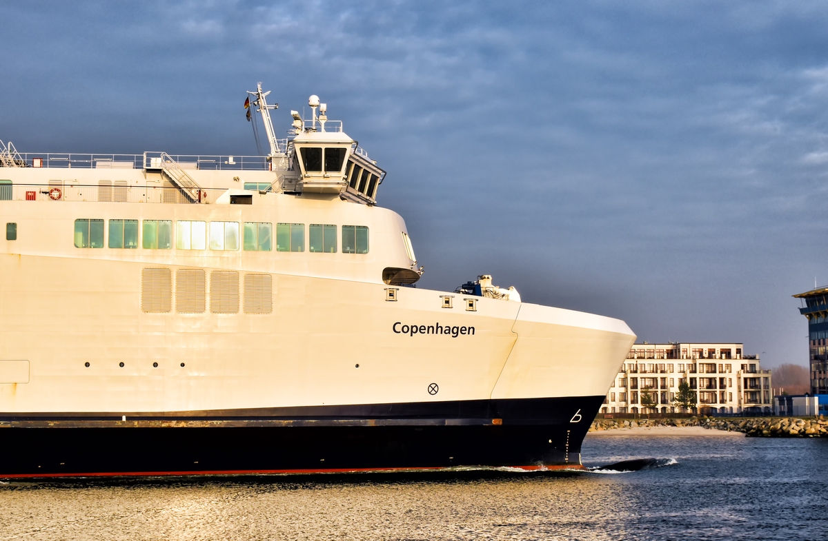 Hybrid-Fähre "Copenhagen" der Reederei Scandlines in Warnemünde