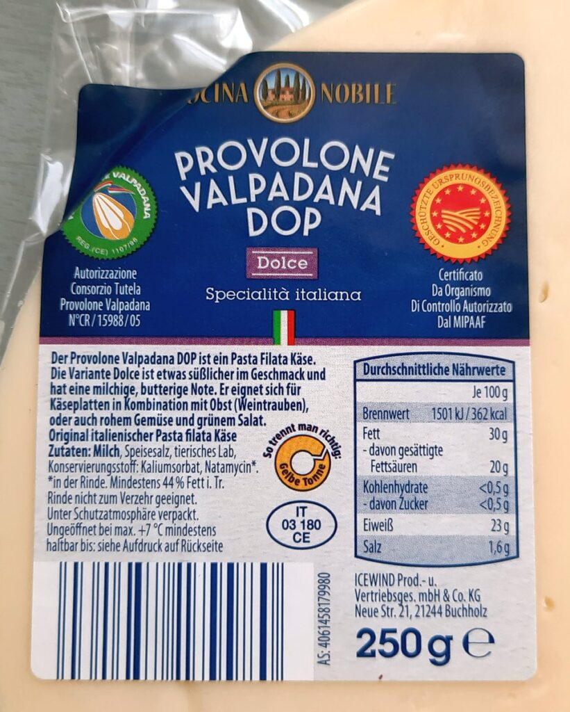 IT 03 180 CE - CULCINA NOBILE PROVOLONE VALPADANA DOP Dolce – Specialità italiana