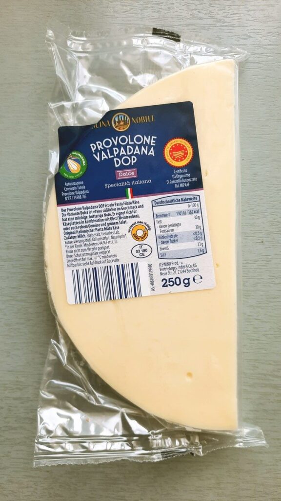 IT 03 180 CE - CULCINA NOBILE PROVOLONE VALPADANA DOP Dolce – Specialità italiana