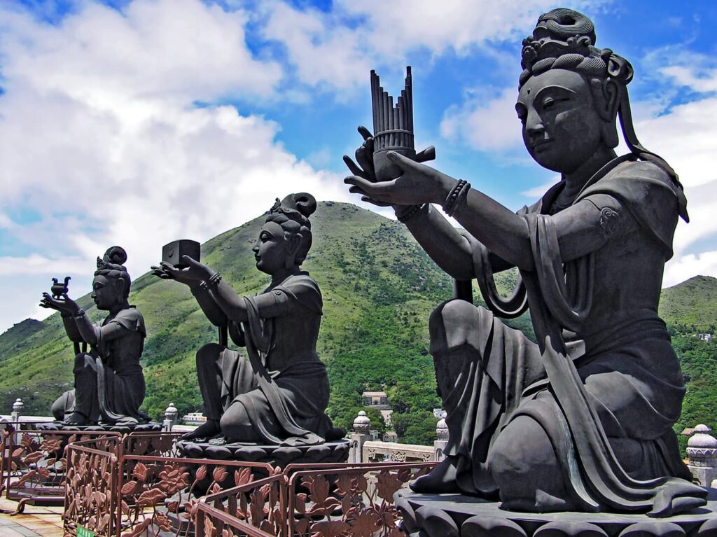 Tianmu-Statuen am Big Buddha auf Lantau